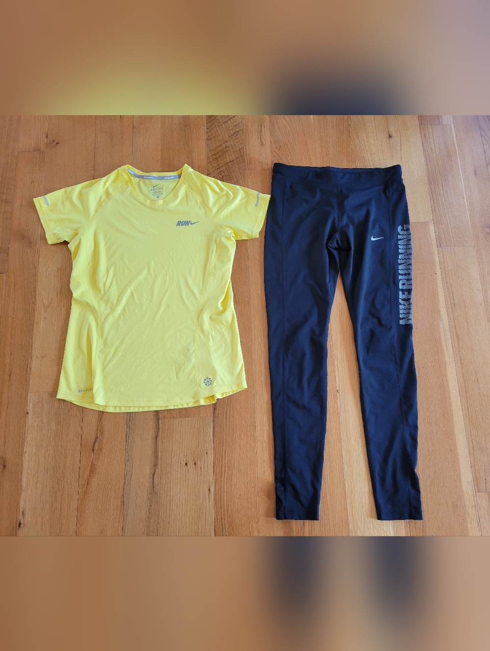 Womens size medium nike clothes bundle  - running shirt and leggings